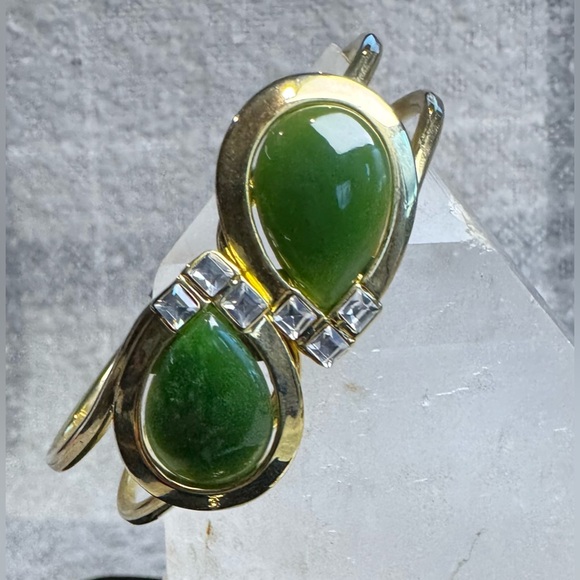 Authentic B.C. Jade Set of Gold Tone Earrings Necklace & Bracelet - Picture 6 of 15